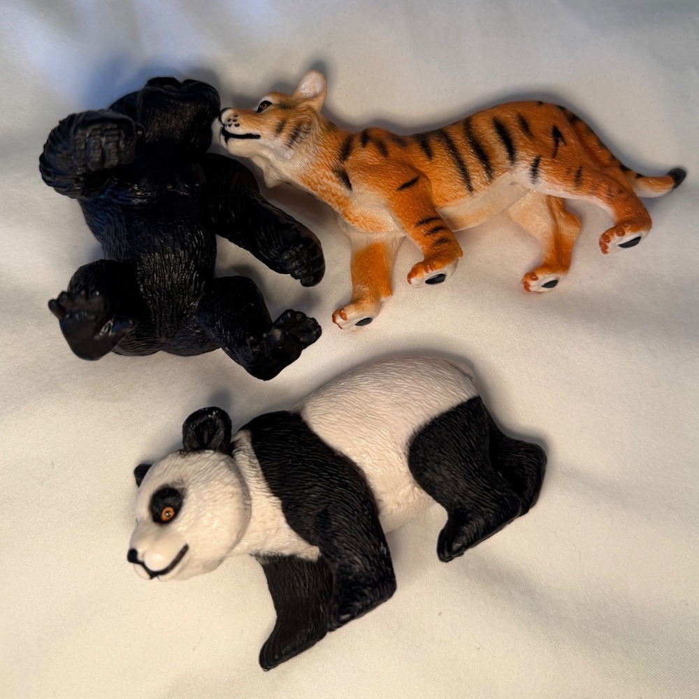 Wild Animal Figurine Set 3pc Gorilla Panda Tiger Plastic Safari Toy Figures